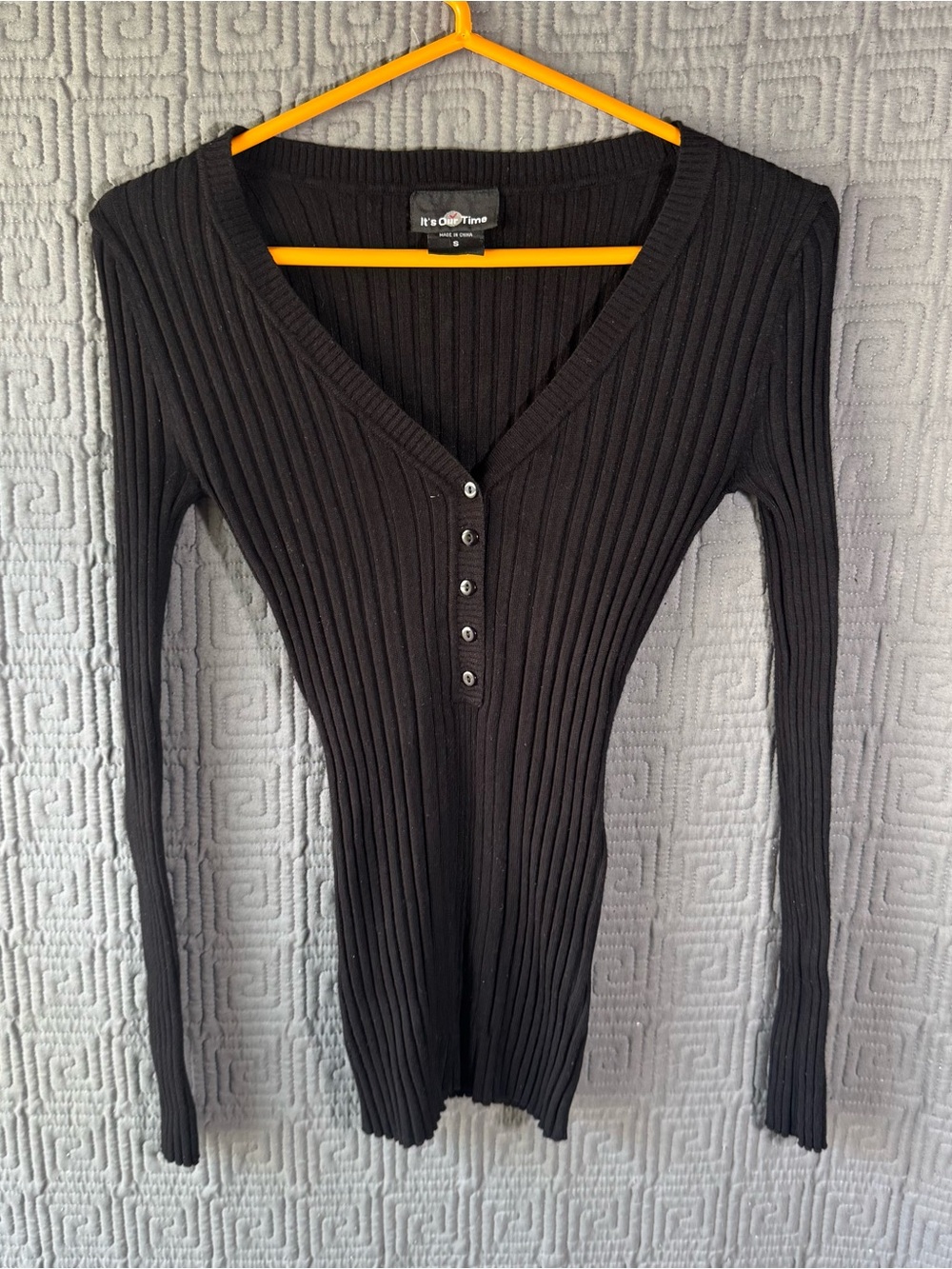 It’s Our Time Blouse Women’s Small Black Ribbed V-Neck Rayon Blend Long Sleeve